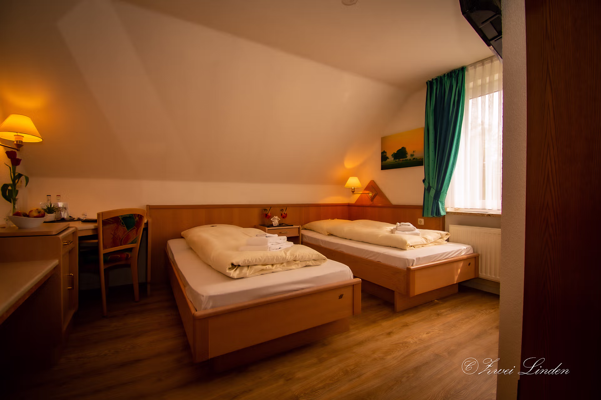 Zi13_Zweibettzimmer-im-Gaestehaus_DSC_0741